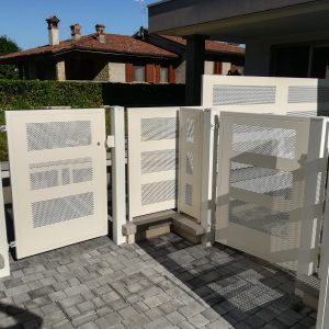 cmc recinzioni-cantiere di Madone-Recinzione modello microforata